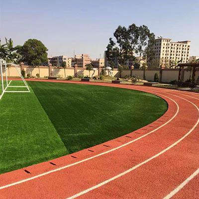 在校園鋪設塑膠跑道應該達到什么規(guī)范